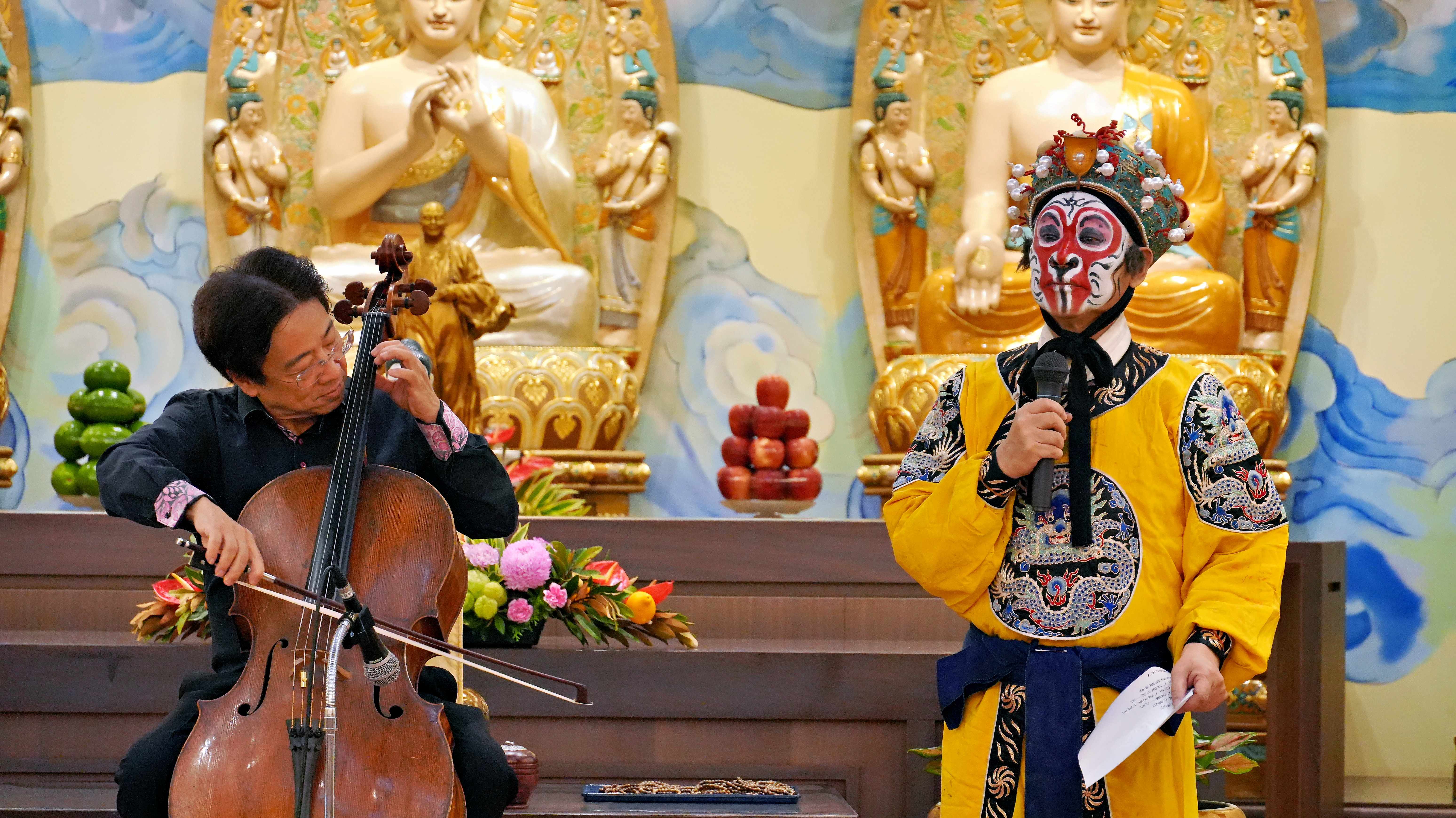 親子音樂會以大提琴家張正傑及京劇名角朱陸豪演出東西方藝術合璧之美 人間社記者 陳盈.jpg