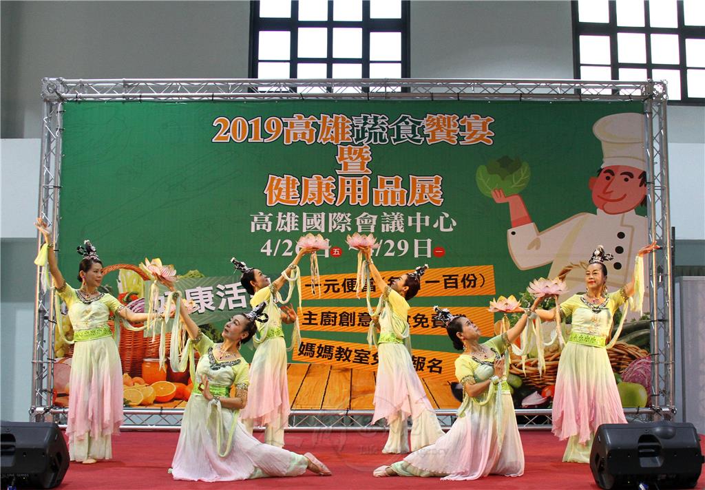 開幕首先開場由普賢寺敦煌禪舞班演出「花舞禪心」。 .jpg