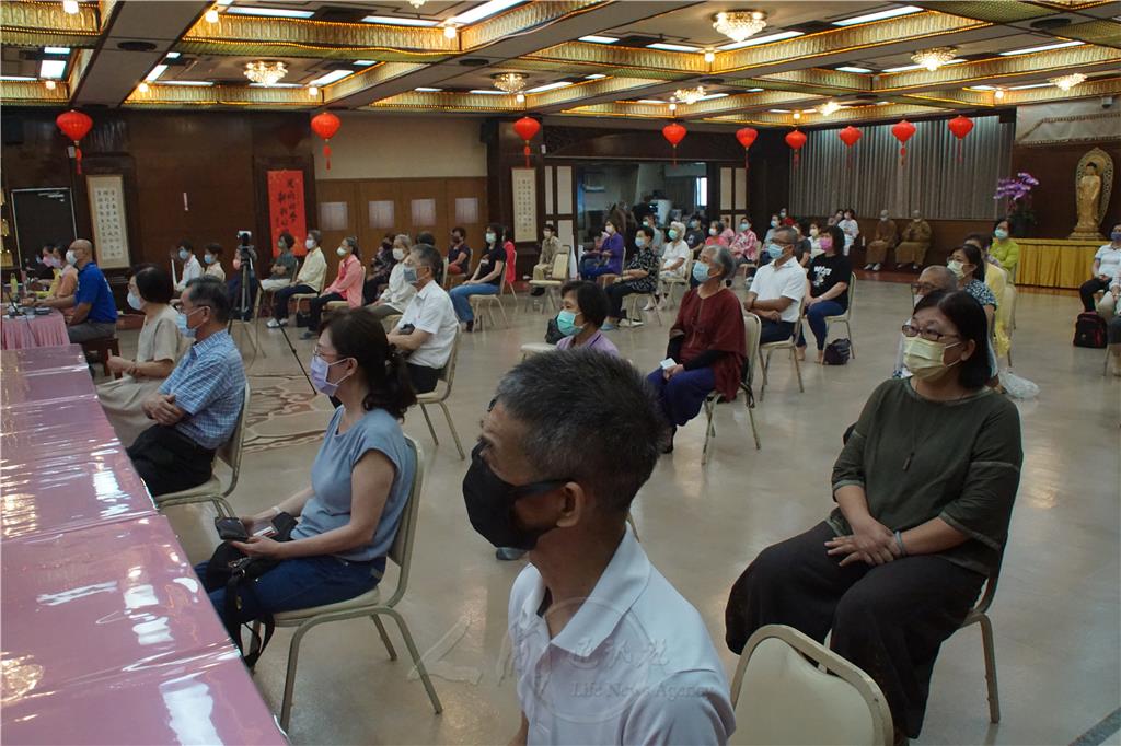 謹守疫情第二級警戒標準防疫措施，講座現場開放60人。.jpg