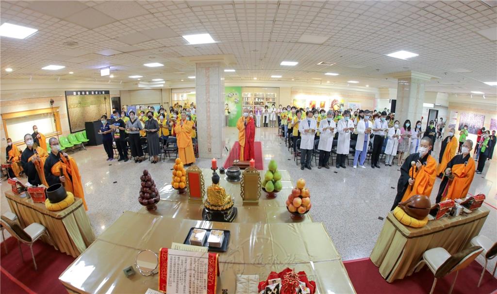 佛光山寺主辦，佛光山普賢寺承辦，高雄榮民總醫院社工室協辦，8月24日於高榮醫療大樓藝文展示廳，啟建孝道