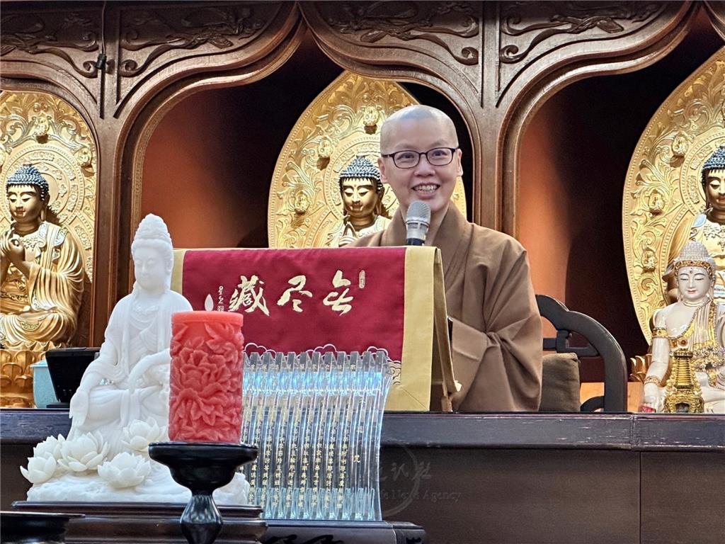 佛光山普賢寺於11月19日舉辦人間佛教系列講座，禮請佛光山人間佛教研究院副院長妙光法師主講「獻給開燈的人