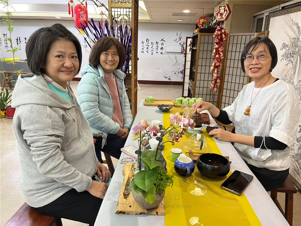 系列活動之一「茶禪一味」，品茗賞味。.jpg
