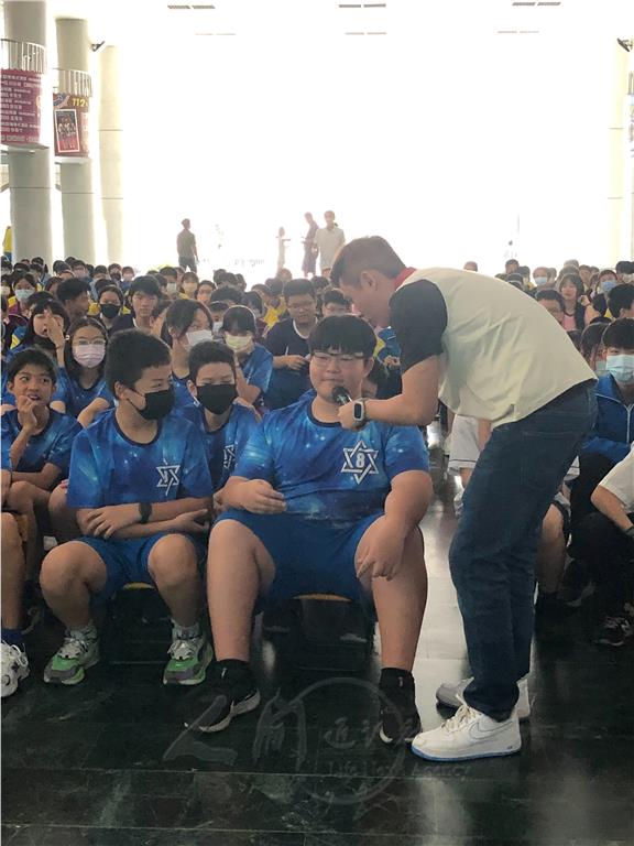 講師林經翰鼓勵學生回饋心得。.jpg
