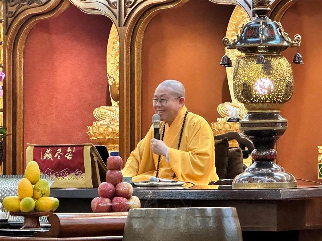 佛光山普賢寺6月2日舉辦佛力100義工菩薩八關齋戒，佛光山寺副住持主講「圓滿人生：生命最後一哩路的模擬考