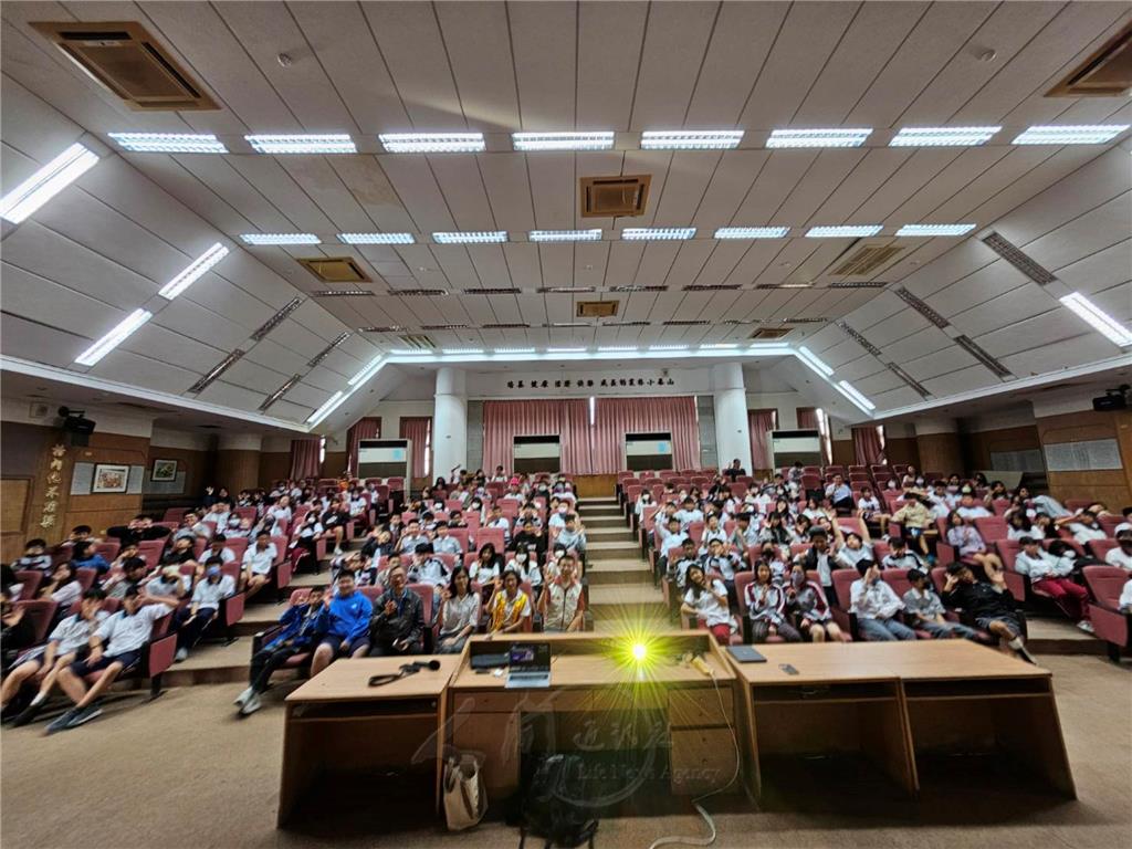 國際佛光會中華總會新興分會，11月29日於高雄市楠梓區翠屏國民中小學舉辦「生命教育十堂課」課程，邀請國際