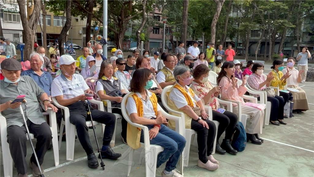 佛光山普賢寺指導，國際佛光會中華總會新興分會承辦「一社區一蓮花」幸福生活講座暨浴佛，5月3日在高雄市苓