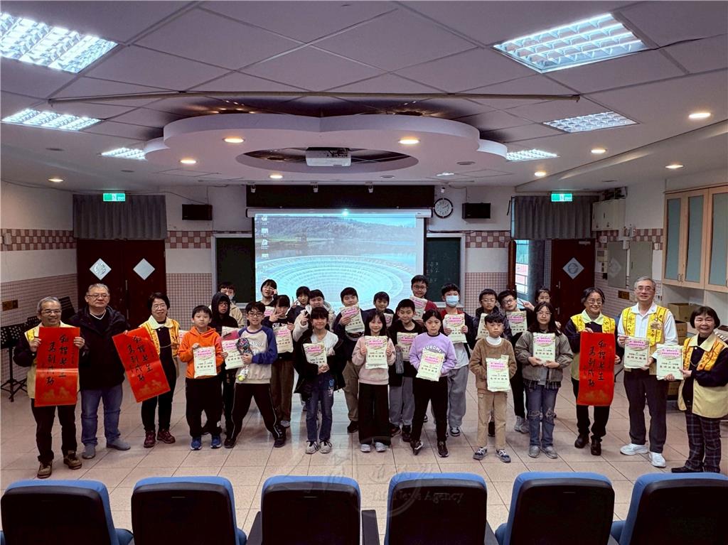 蘇澳國小校園講座及贈米　佛光人傳遞慈悲與智慧