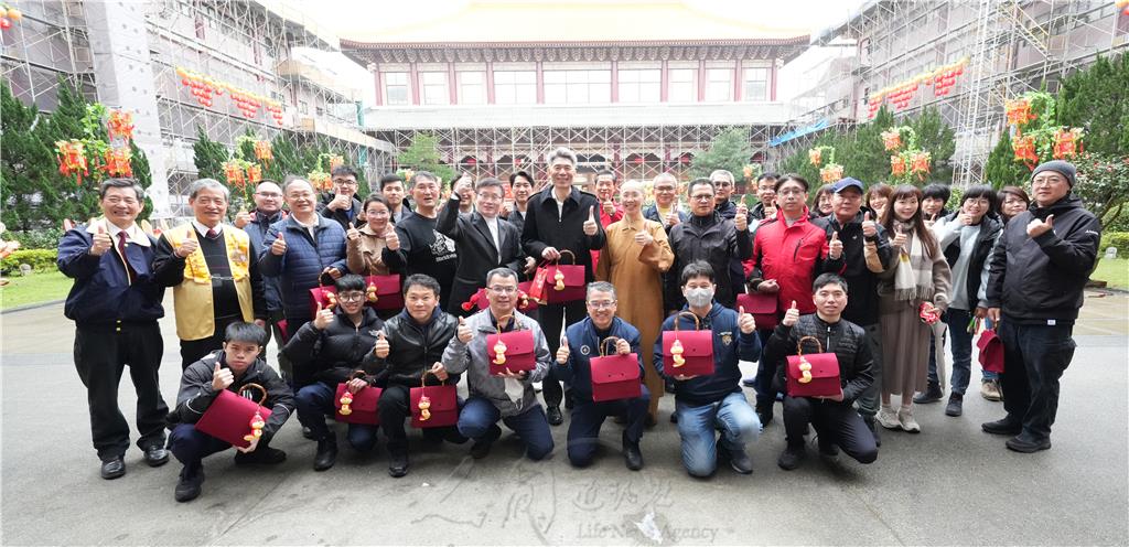 新北警察分局參訪金光明寺　人民保母充電再出發