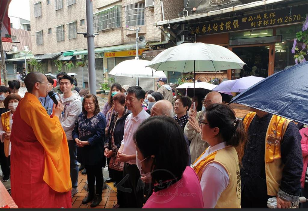 浴佛走入社區和校園　帶給群眾光明正能量