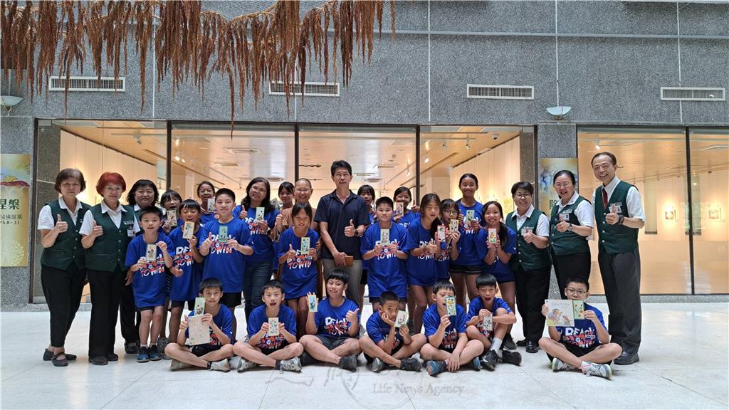 大竹國小學生文化之旅　彰化館教育推廣傳遞押花藝術