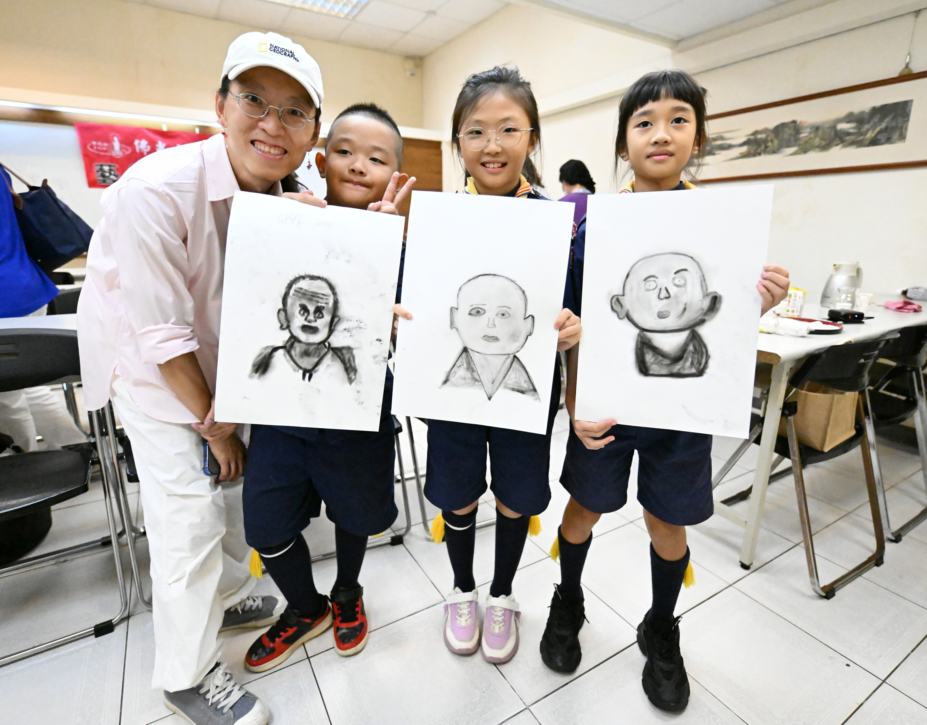 極樂寺宗門館藝術推廣　碳粉人像畫創作療癒真心