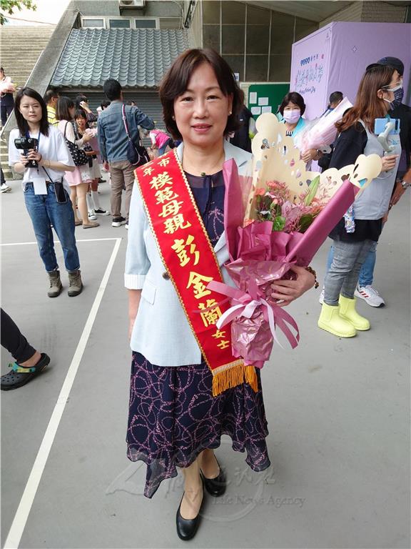 2024.5.5新竹區佛光人彭金蘭榮獲新竹市府模範母親表揚-彭金蘭實至名歸.jpg
