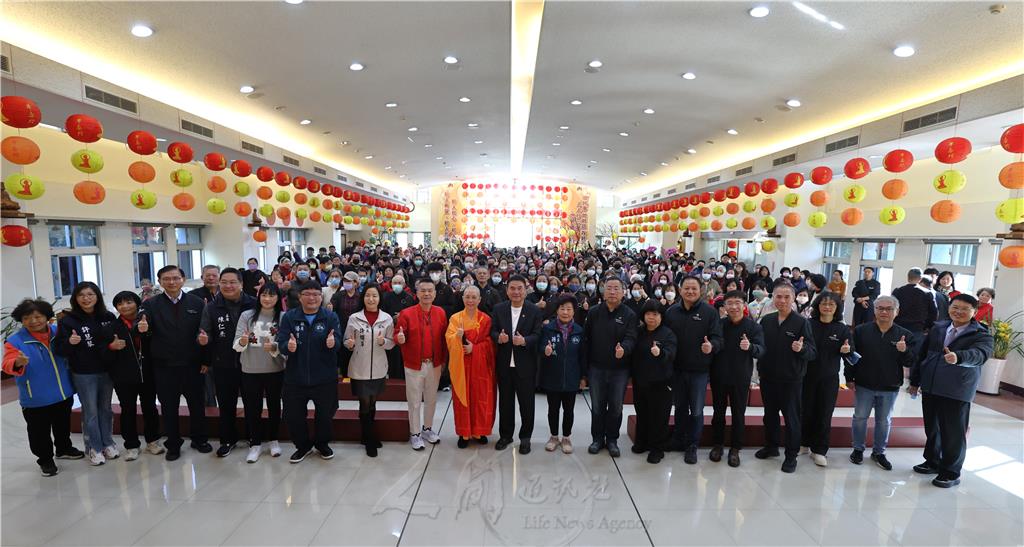 大明寺辭歲迎春　鍾東錦送福袋賀新年