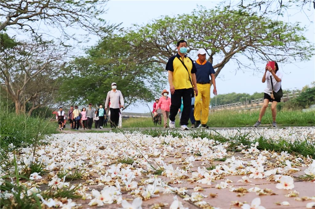 苗栗佛光人公益復蔬　力邀社區民眾一起健走