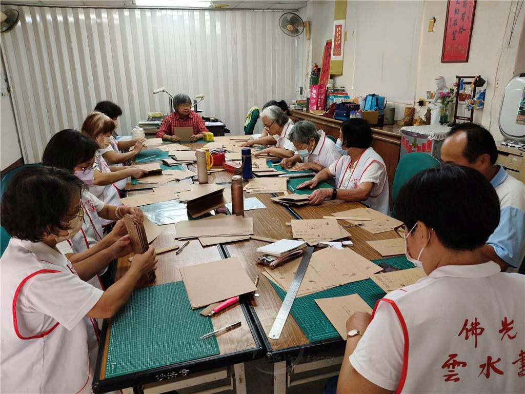 妙法寺雲水行動書車進階研習　製作屏風書說故事