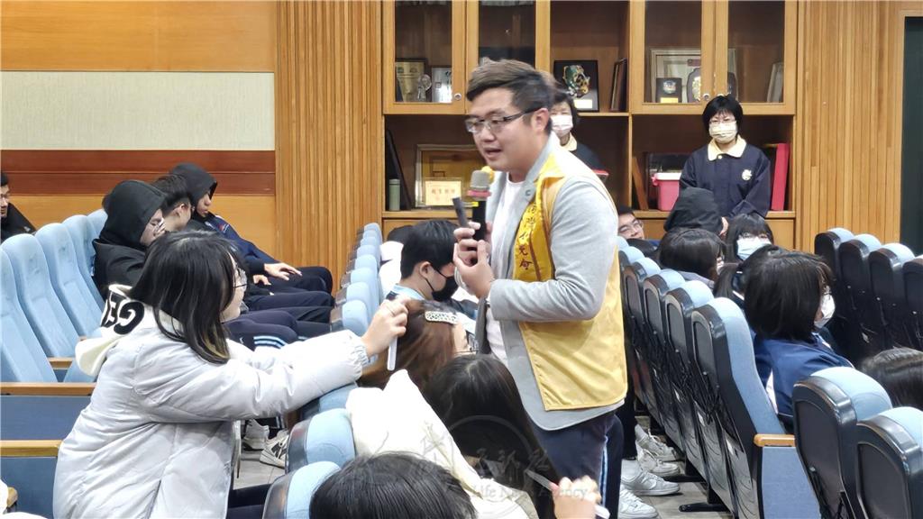 大甲致用高中校園講座　從人我看情緒管理