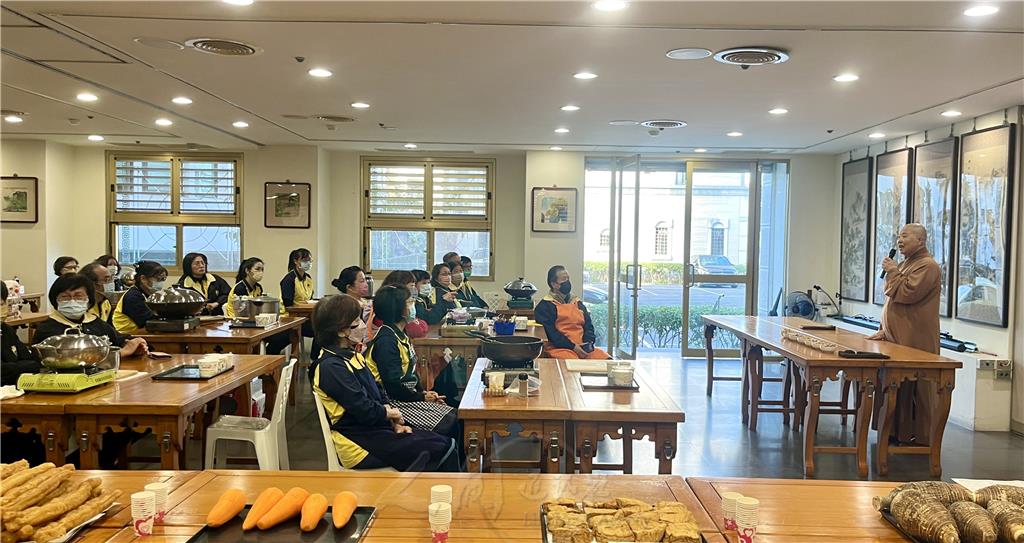 臘八節前習粥藝　員林講堂依教奉行傳法味