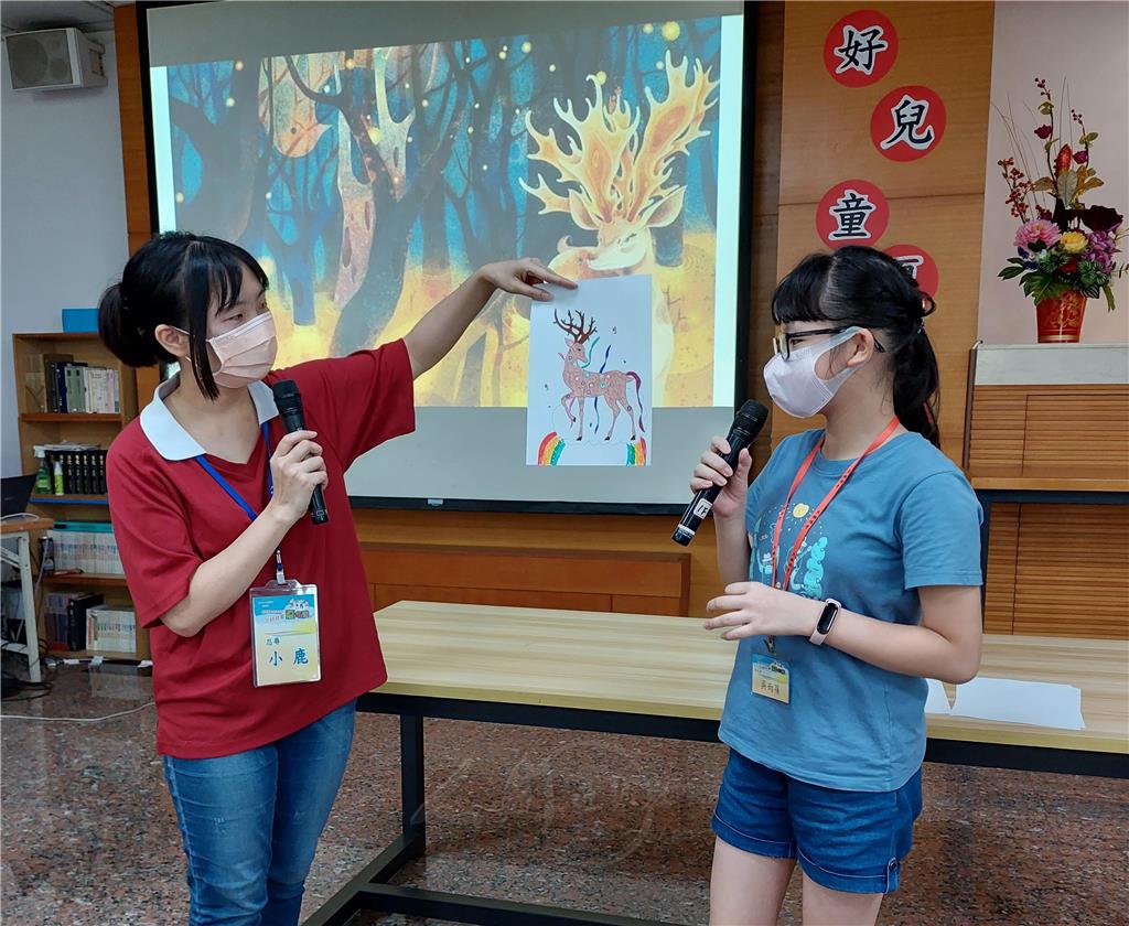 「禪心畫意」由小隊輔龔悅琴授課，透過九色鹿故事，讓學員們了解佛陀的慈悲，並畫出心中的美麗九色鹿。持戒