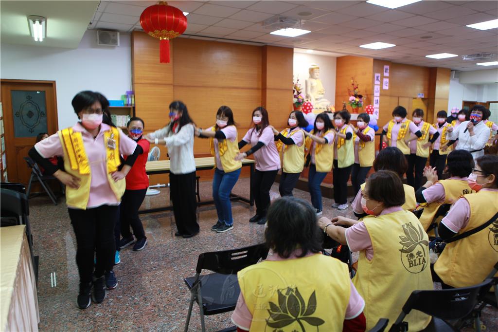 加入兔子舞行列，歡樂一堂。.jpg