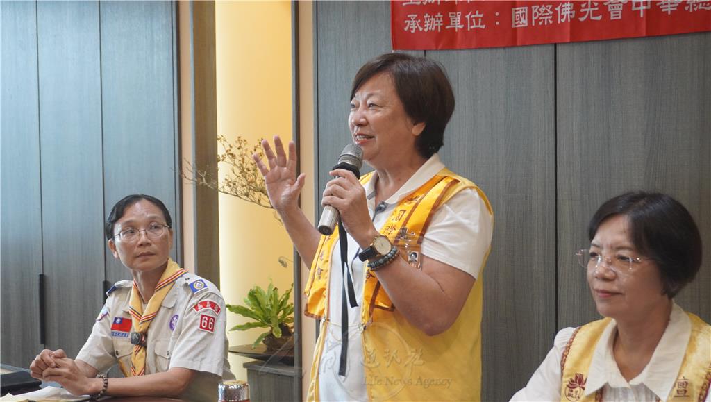 嘉義區督導嚴美容分享星雲大師〈幸福〉一文的要義，幸福涵蓋生活、健康、財富、精神與信仰等五個層面，而信