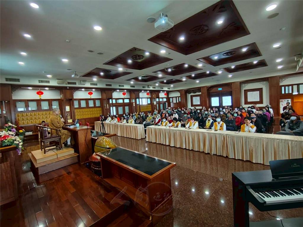 佛光山大林講堂12月28日舉辦佛學講座，禮請佛陀紀念館外事主任妙麟法師，主講「維摩經的~人間歡喜行」，逾