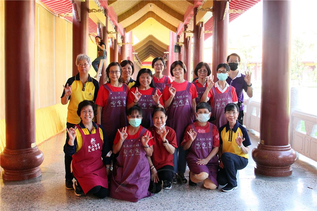 信眾發心服務　和大眾廣結善緣