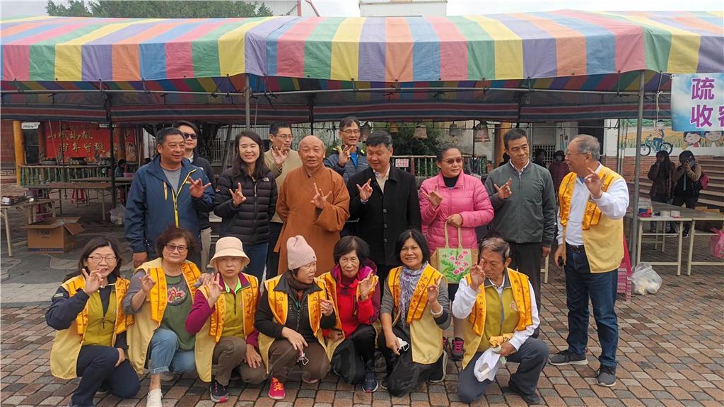 金剛寺關山煮臘八粥　與在地民眾共享法喜