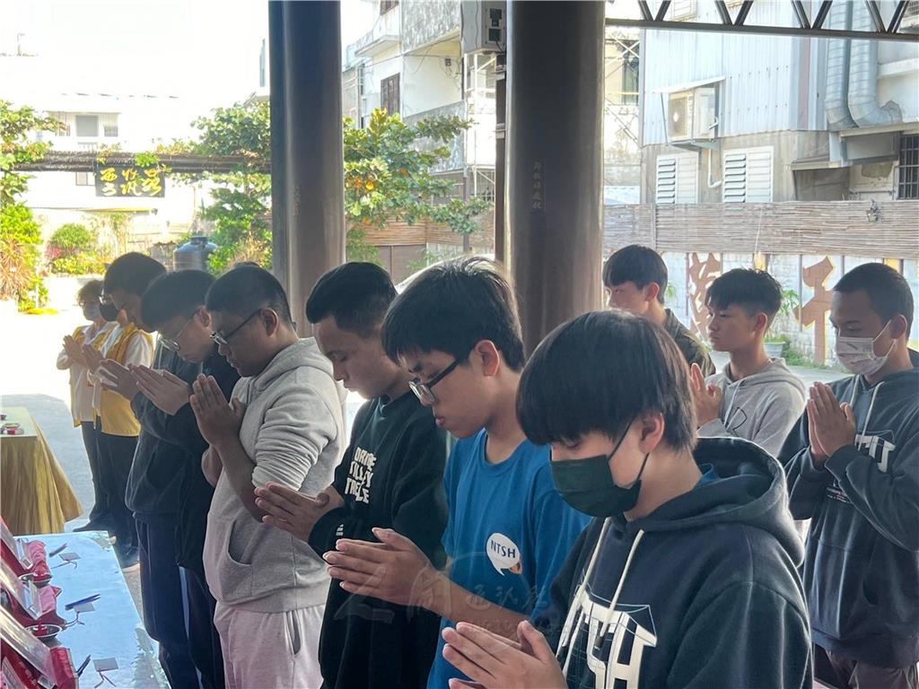 金剛寺為考生祈福　指導禪修穩定情緒舒壓