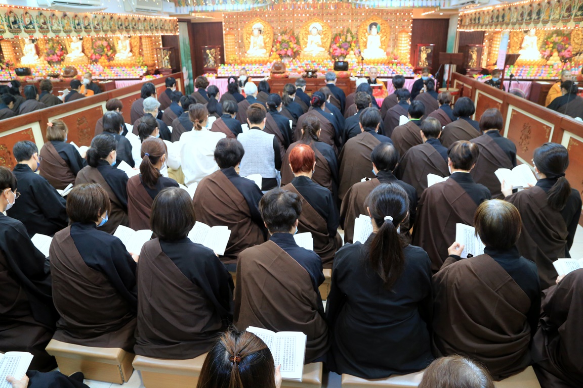 善解因果知善惡 持戒立願亮心燈